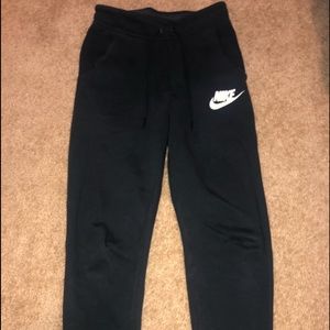 black nike joggers